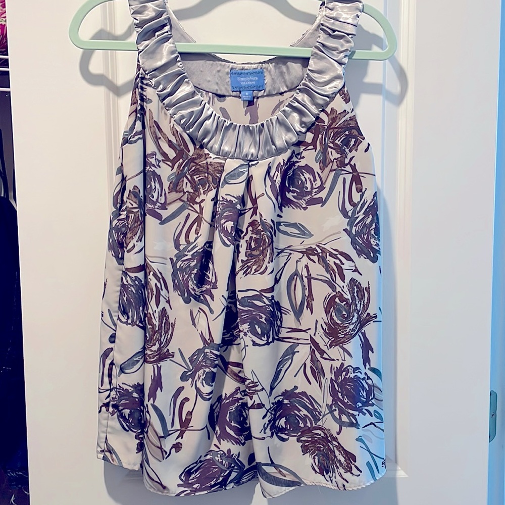 Simply Vera Vera wang flower top